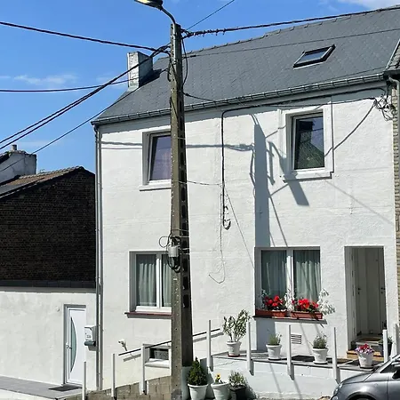 Charming Flat In 100 Sqm Private Parking Charleroi