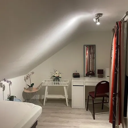 Charming Flat In 100 Sqm Private Parking Apartment *