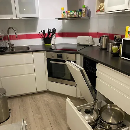 Charming Flat In 100 Sqm Private Parking *