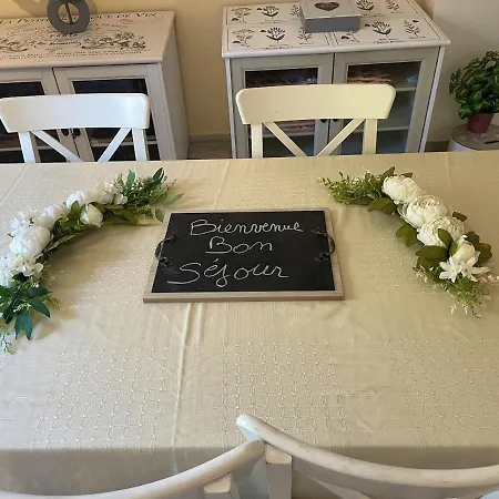 Апартаменты Spacious In 100 M² With Parking 5 Ppl