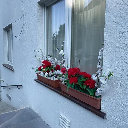 Spacious In 100 M² With Parking 5 Ppl * Charleroi