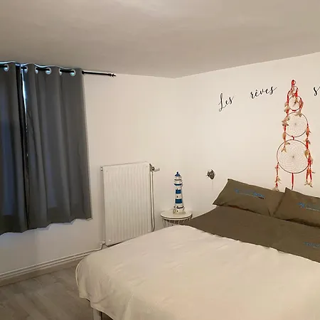 Spacious In 100 M² With Parking 5 Ppl Charleroi