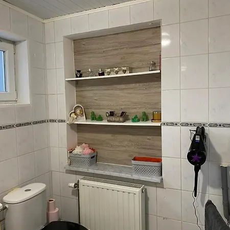 Spacious In 100 M² With Parking 5 Ppl Apartment