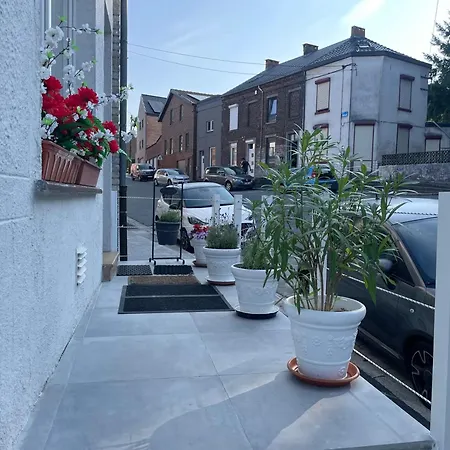 Spacious In 100 M² With Parking 5 Ppl Apartment