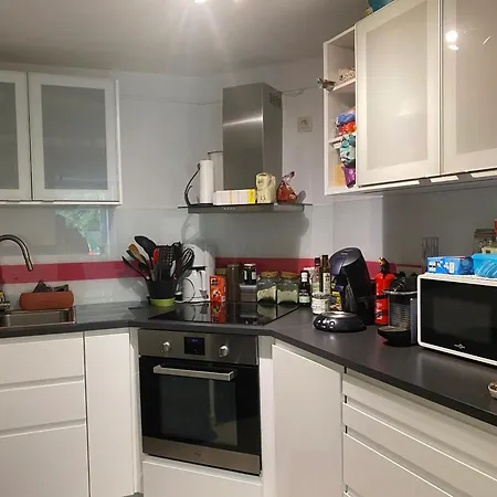 Διαμέρισμα Spacious In 100 M² With Parking 5 Ppl *
