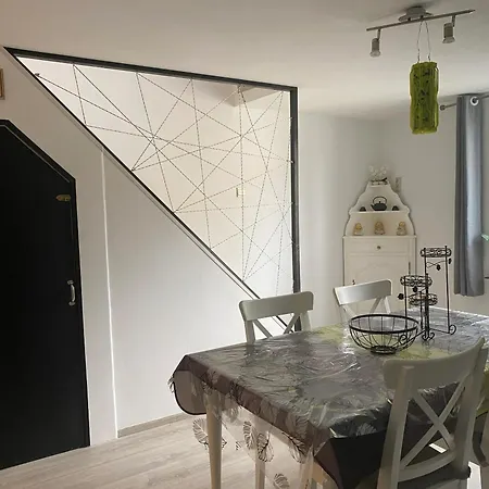 Spacious In 100 M² With Parking 5 Ppl *