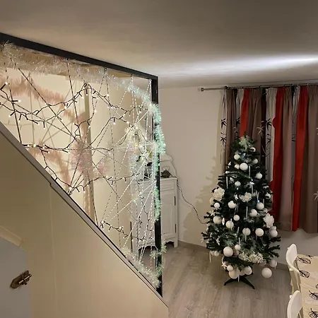 شقة Spacious In 100 M² With Parking 5 Ppl شارلروا