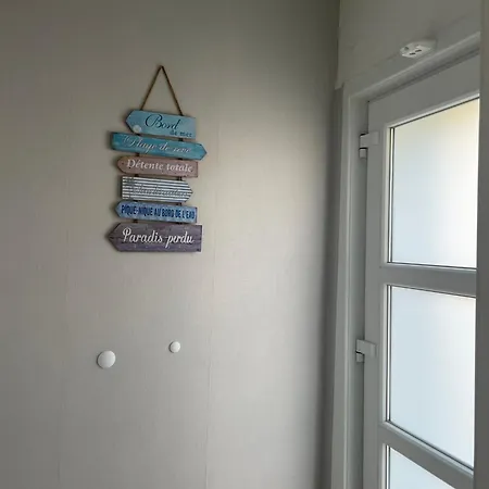 Spacious In 100 M² With Parking 5 Ppl شارلروا