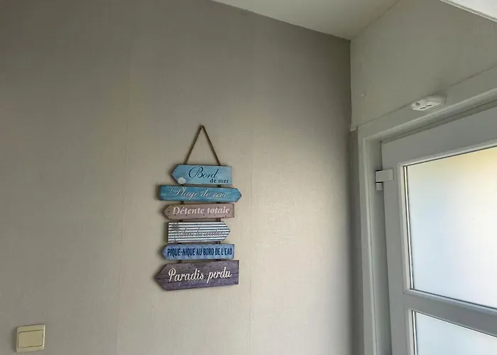 Spacious In 100 M² With Parking 5 Ppl * Charleroi