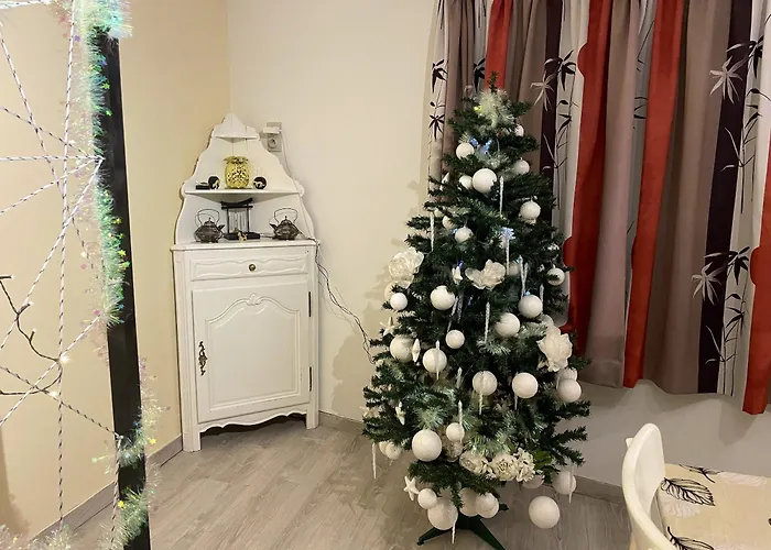 Spacious In 100 M² With Parking 5 Ppl Charleroi