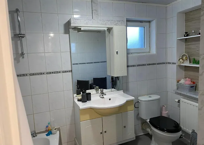 Spacious In 100 M² With Parking 5 Ppl *