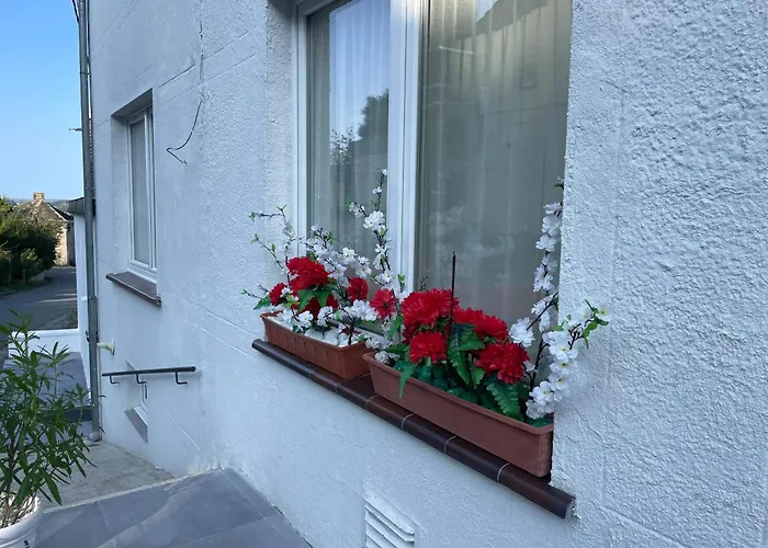 Spacious In 100 M² With Parking 5 Ppl * Charleroi