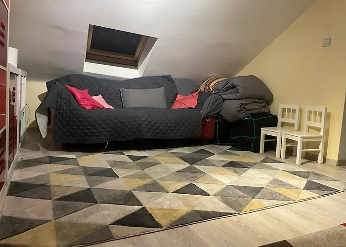 Spacious In 100 M² With Parking 5 Ppl Apartment Charleroi