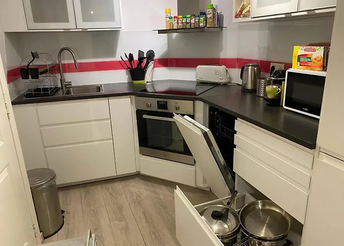 Spacious In 100 M² With Parking 5 Ppl *