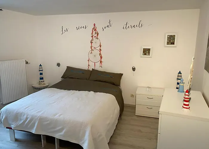 Spacious In 100 M² With Parking 5 Ppl Apartment