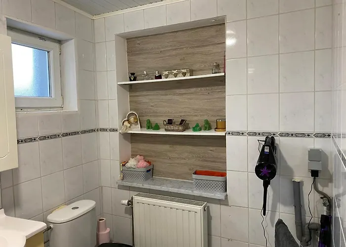 Spacious In 100 M² With Parking 5 Ppl Apartment